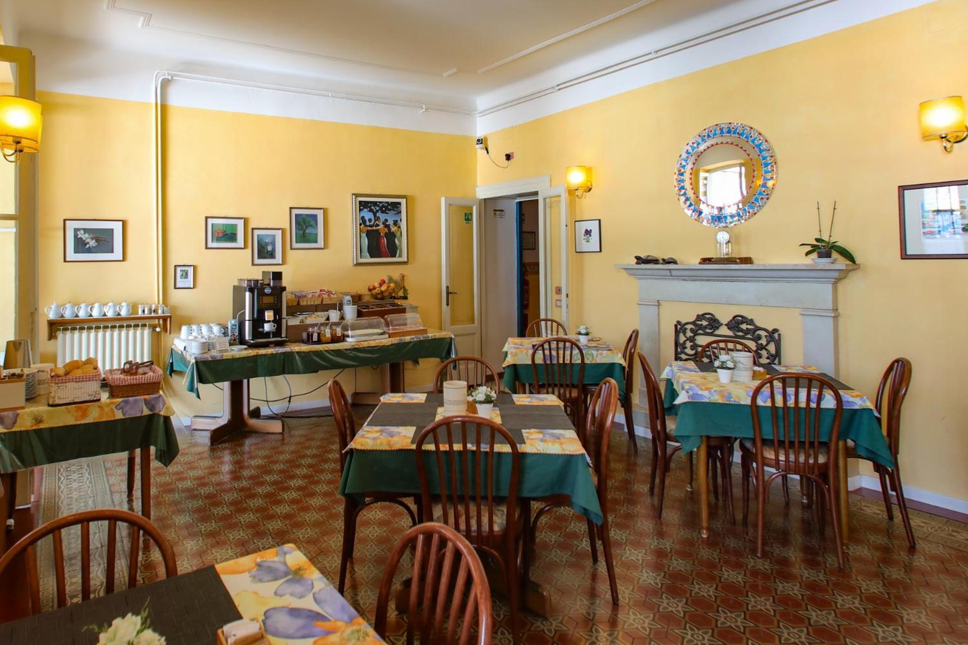 Hotel Garni Riviera Gargnano Εξωτερικό φωτογραφία