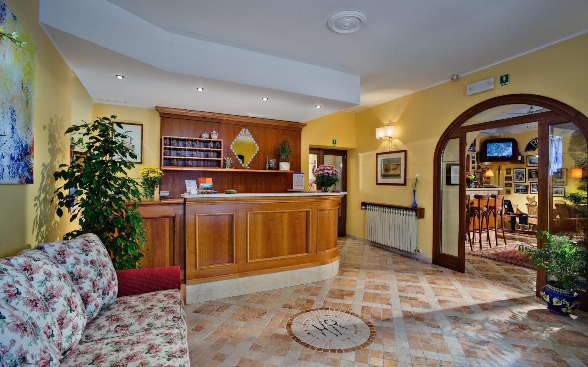 Hotel Garni Riviera Gargnano Εξωτερικό φωτογραφία