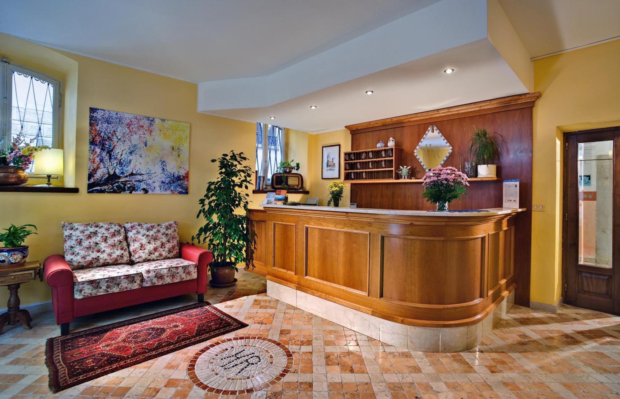 Hotel Garni Riviera Gargnano Εξωτερικό φωτογραφία